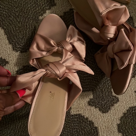 High heel with double bow - Picture 4 of 5